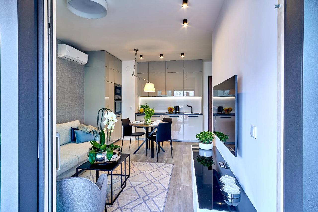 Mennica Residence Deluxe วอร์ซอ ภายนอก รูปภาพ